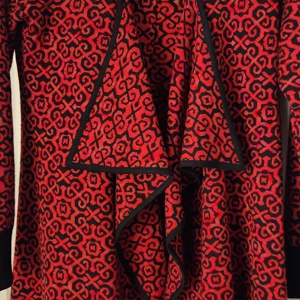 Romance Italy Red and Black Patterned Cardigan XL - Picture 3 of 10
